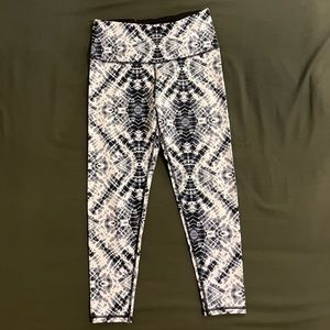 Gently Used Victorias Secret Knockout high rise legging size M